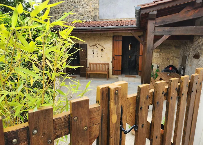 別荘 Maison En Pierre Chez Sorel Couze-et-Saint-Front